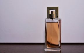 Best Fragrance Gift for Her At The Essence Vault